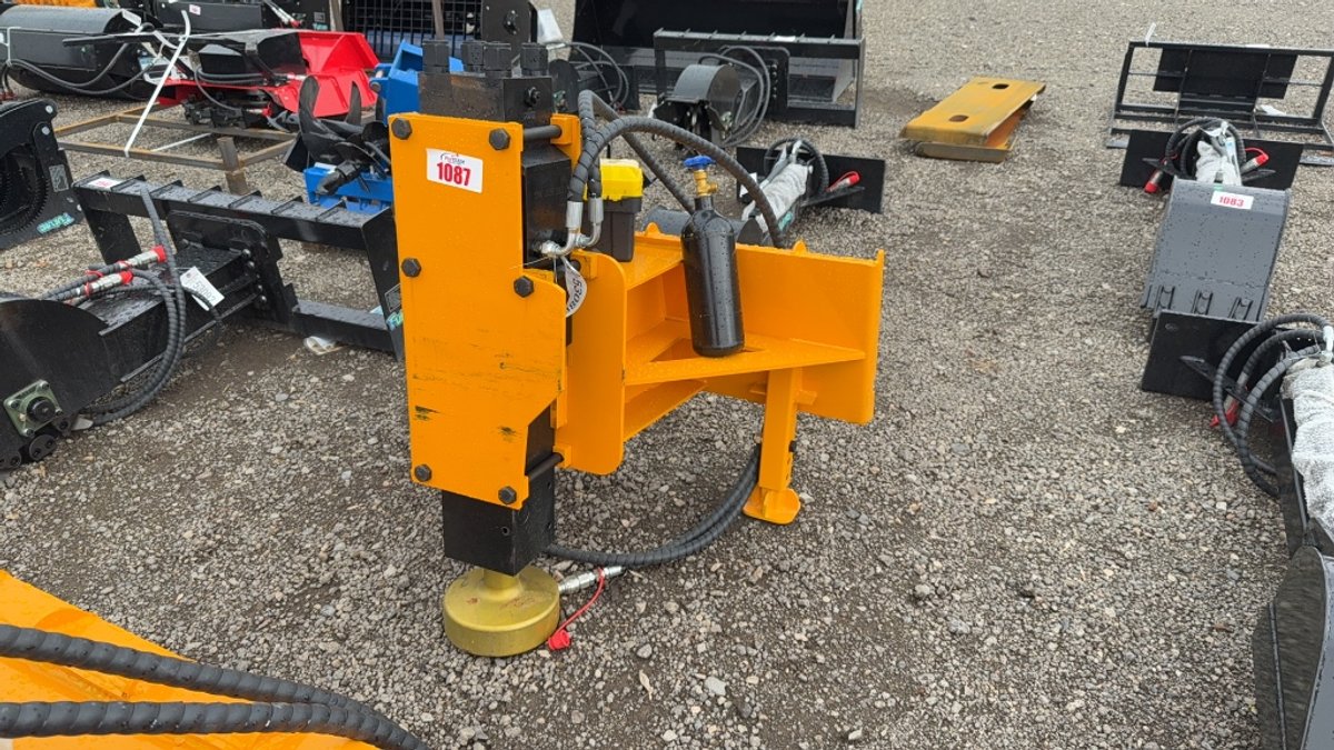 FUTURE SKID STEER HYD POST DRIVER