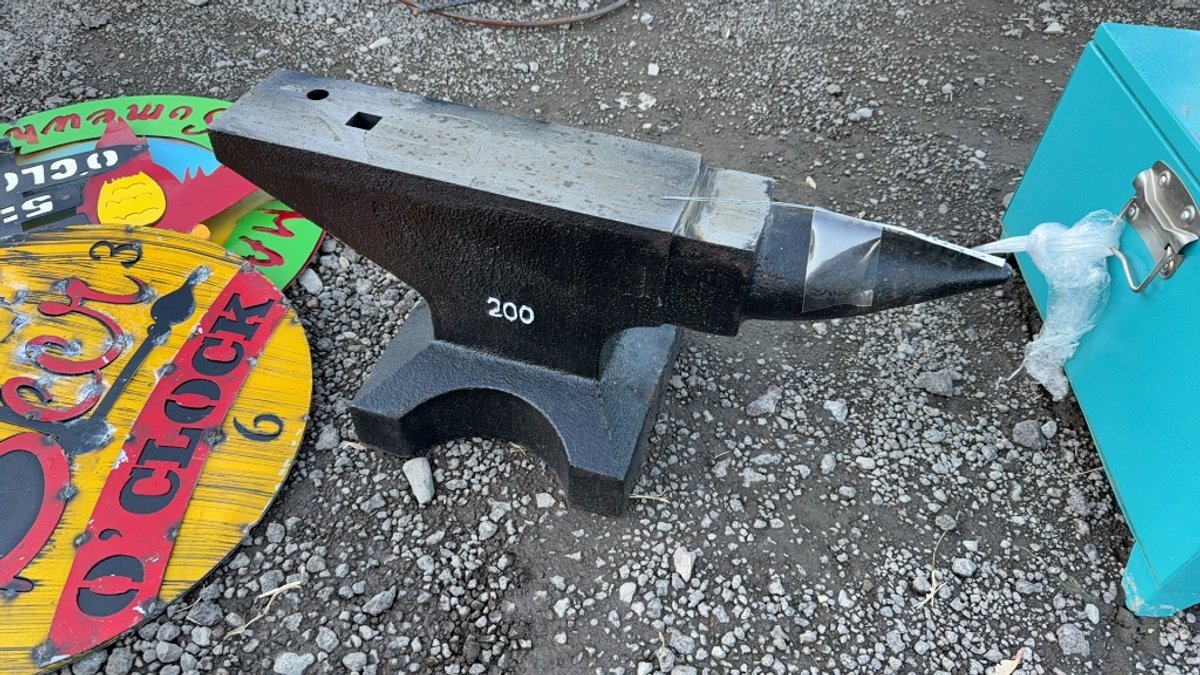 200 LB ANVIL