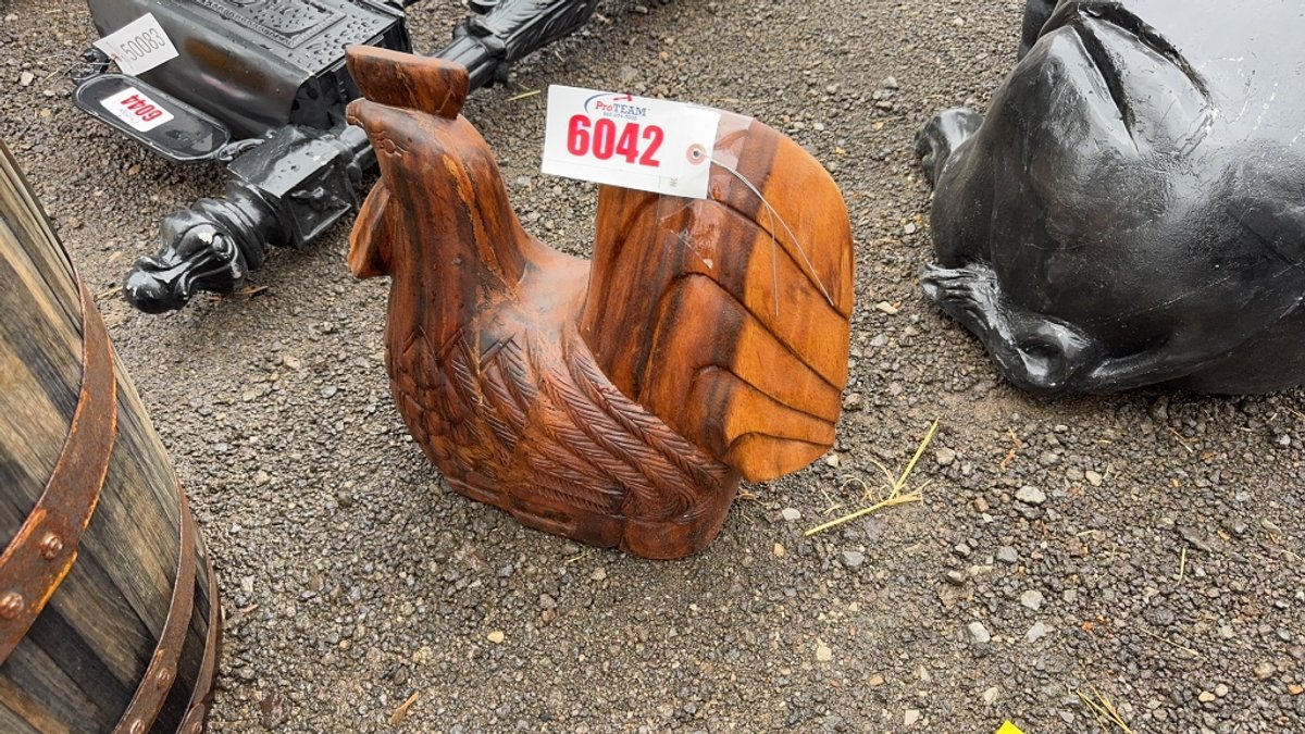 WOODEN CHICKEN