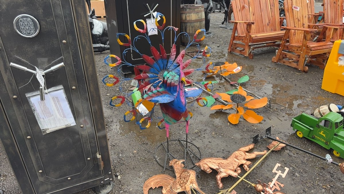 METAL PEACOCK