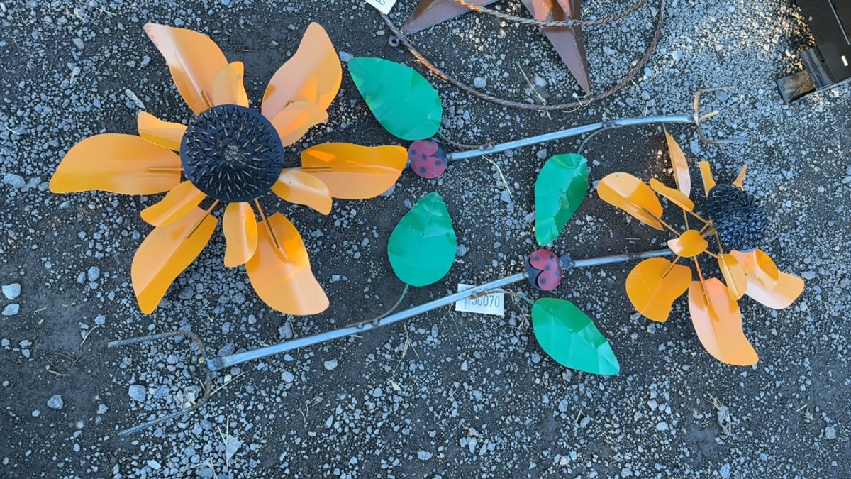 QTY 2) METAL SUNFLOWERS