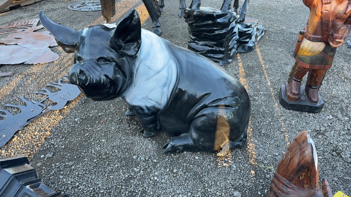 PIG STATUE
