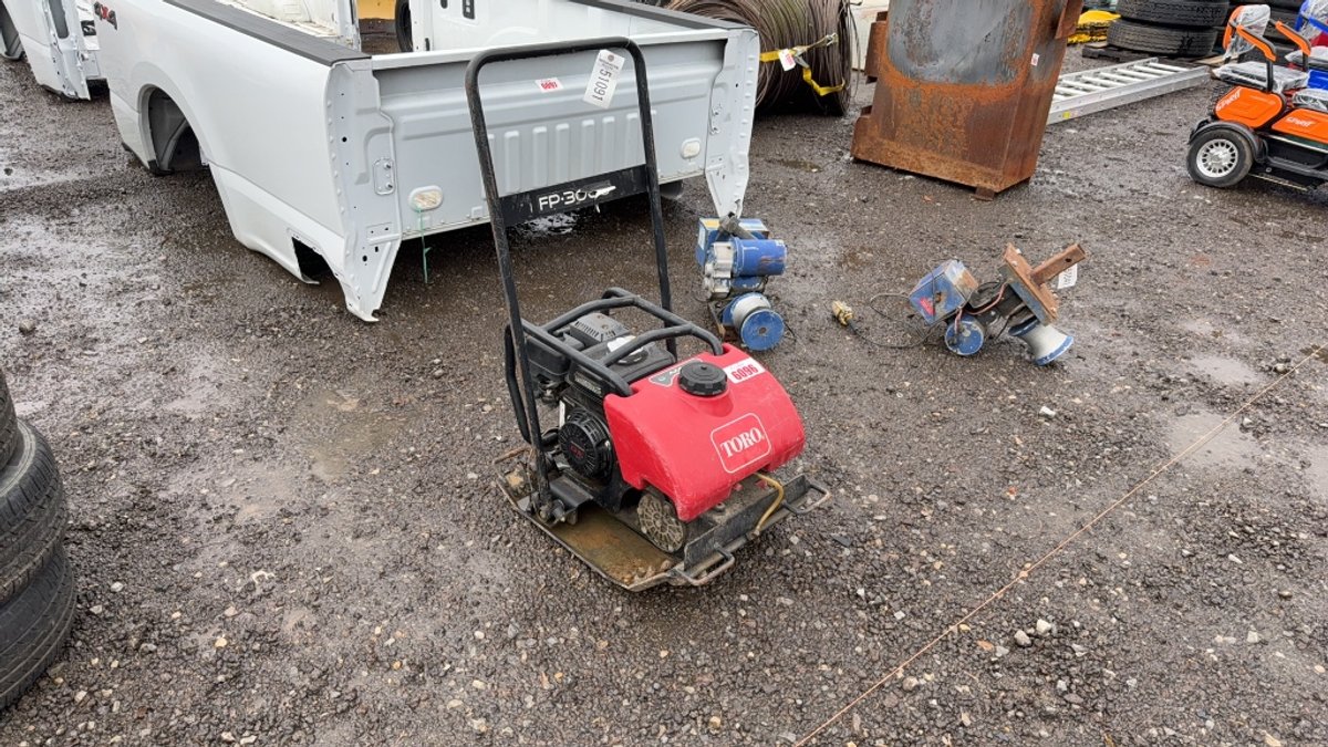 TORO PLATE COMPACTOR