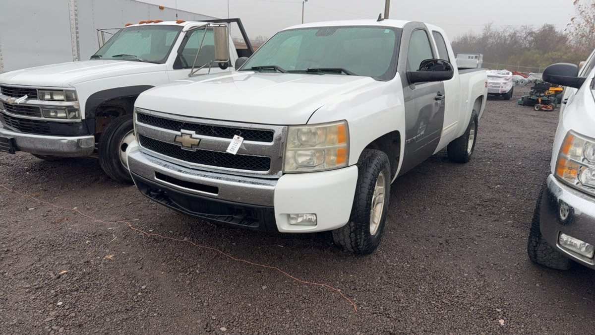 2009 CHEVY SILVERADO Z71 PICKUP TRUCK
