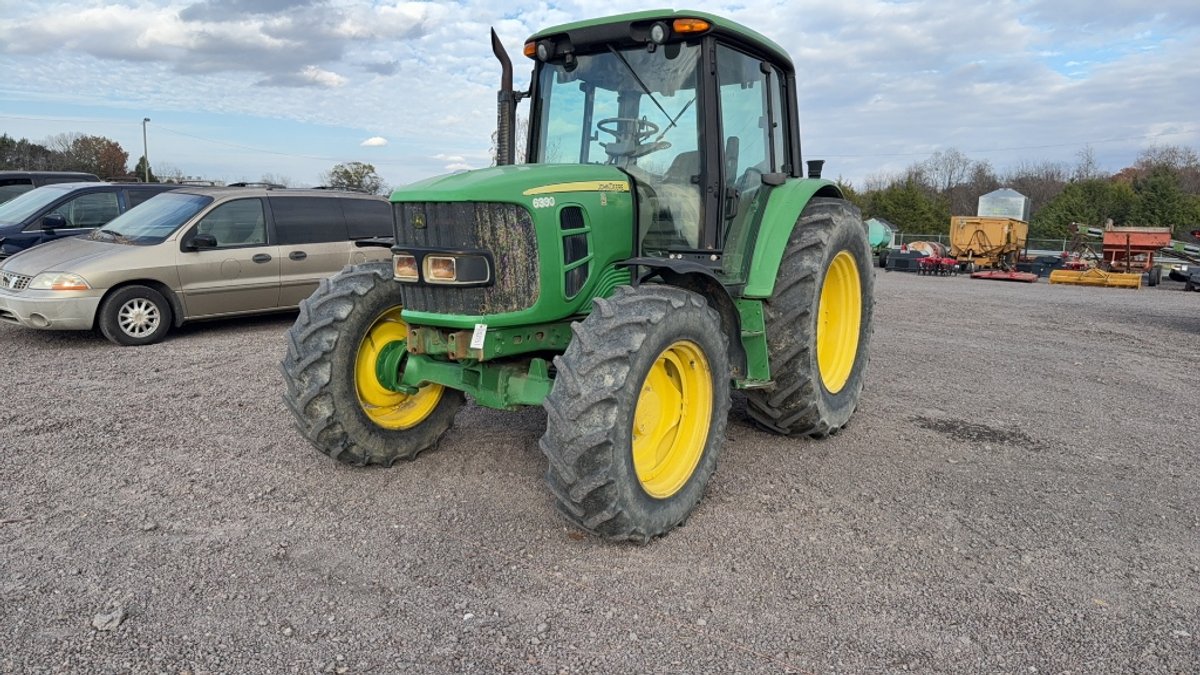 JOHN DEERE 6330 TRACTOR