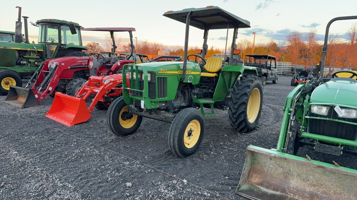 JOHN DEERE 5103 TRACTOR