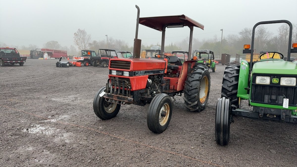 CASE 485 TRACTOR