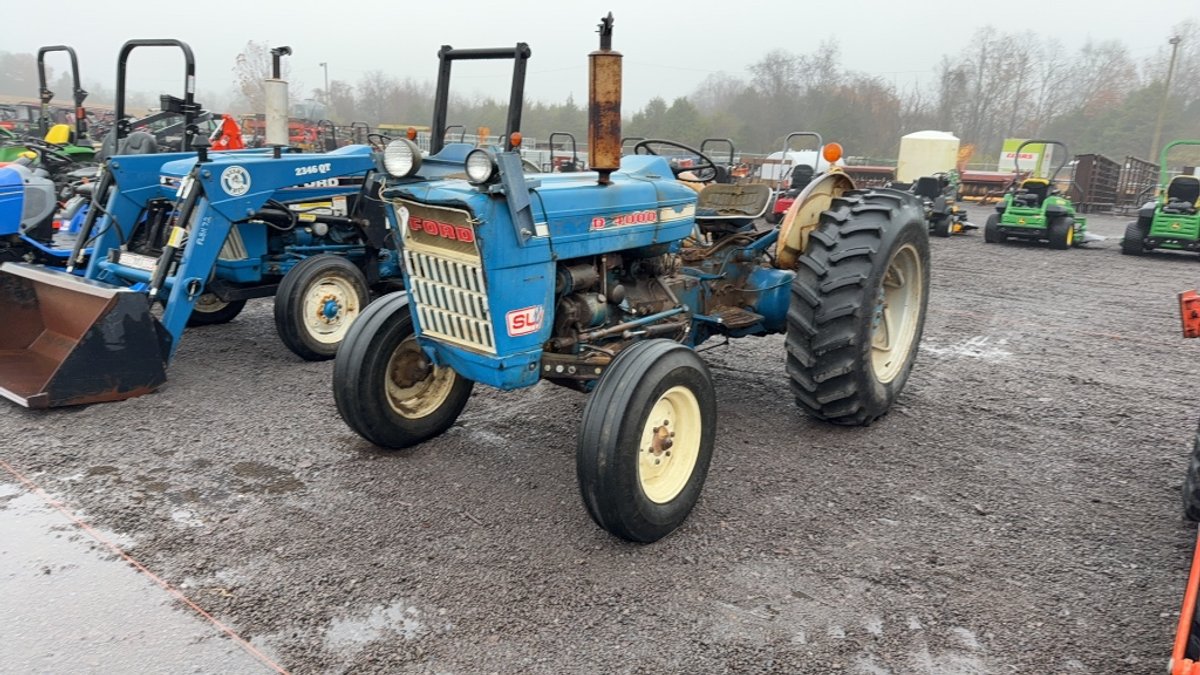 FORD 4000 TRACTOR