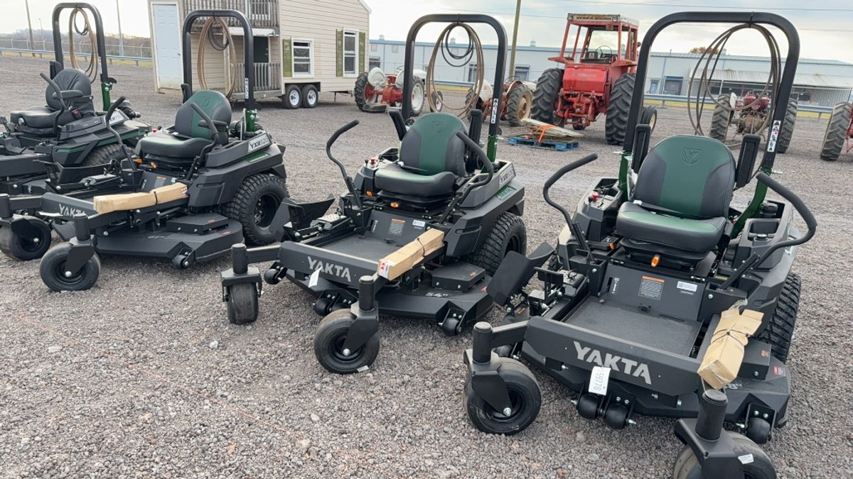 YAKTA YXR 320 ZERO TURN LAWN MOWER