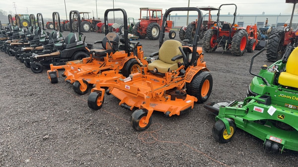 SCAG TURF TIGER ZERO TURN LAWN MOWER
