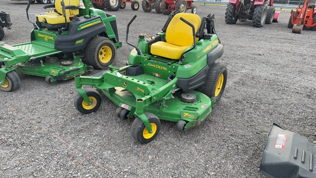 2010 JOHN DEERE Z925 ZERO TURN MOWER