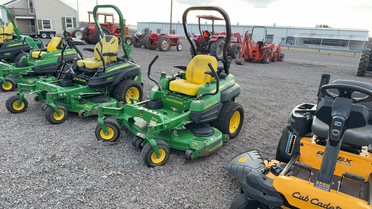JOHN DEERE Z925A ZERO TURN LAWN MOWER