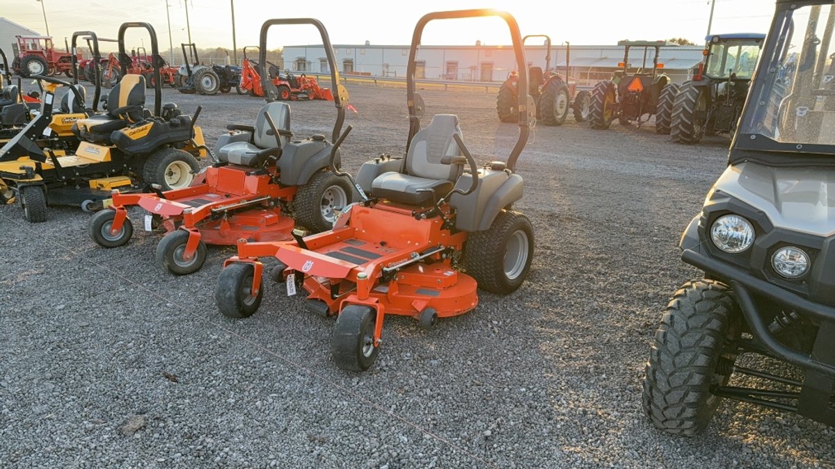 HUSQVARNA M-ZT 52 ZERO TURN MOWER