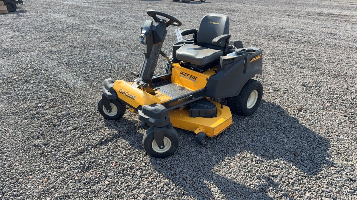 CUB CADET RZT SX ZERO TURN MOWER