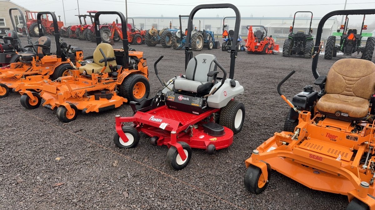 2014 EXMARK PIONEER ZERO TURN LAWN MOWER