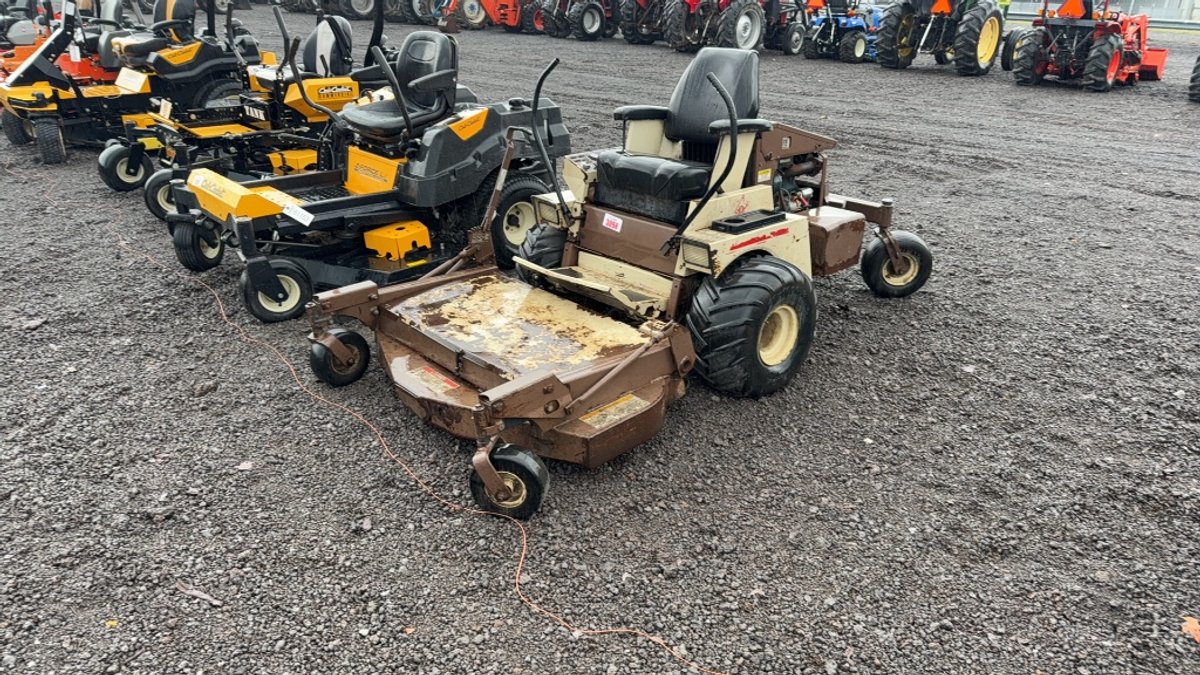 GRASSHOPPER ZERO TURN LAWN MOWER