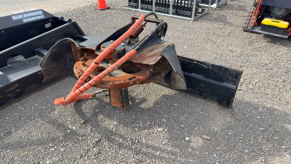 BLUE DIAMOND SKID STEER STUMP GRINDER