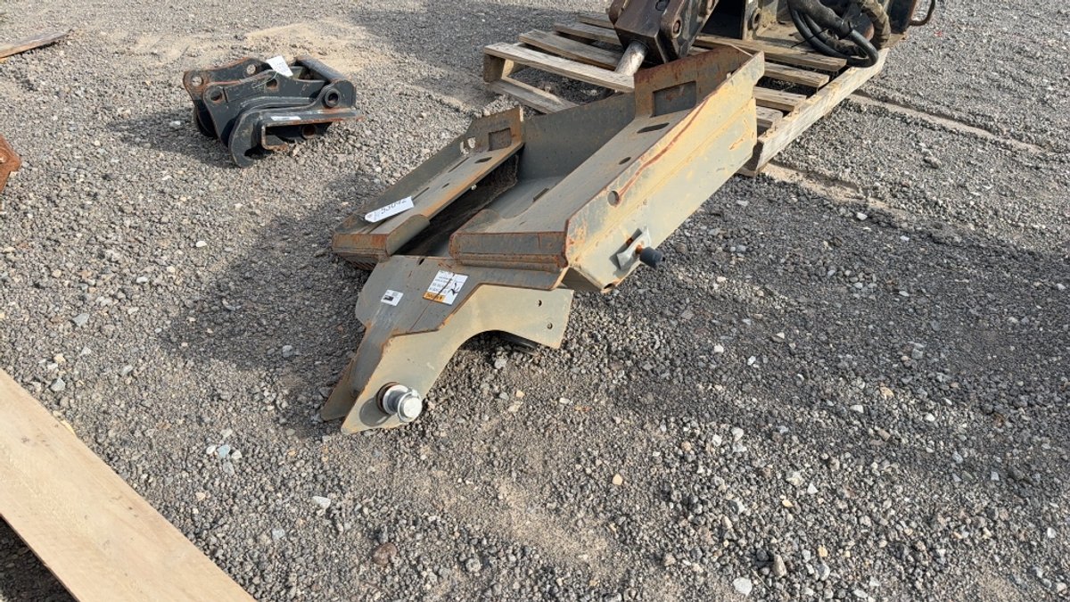 BOBCAT MINI SKID STEER AUGER MOUNT