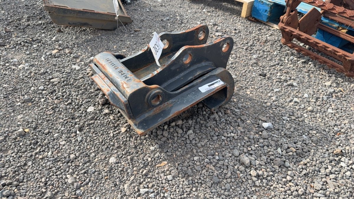 BOBCAT XCHANGE EXCAVATOR MOUNTING PLATE