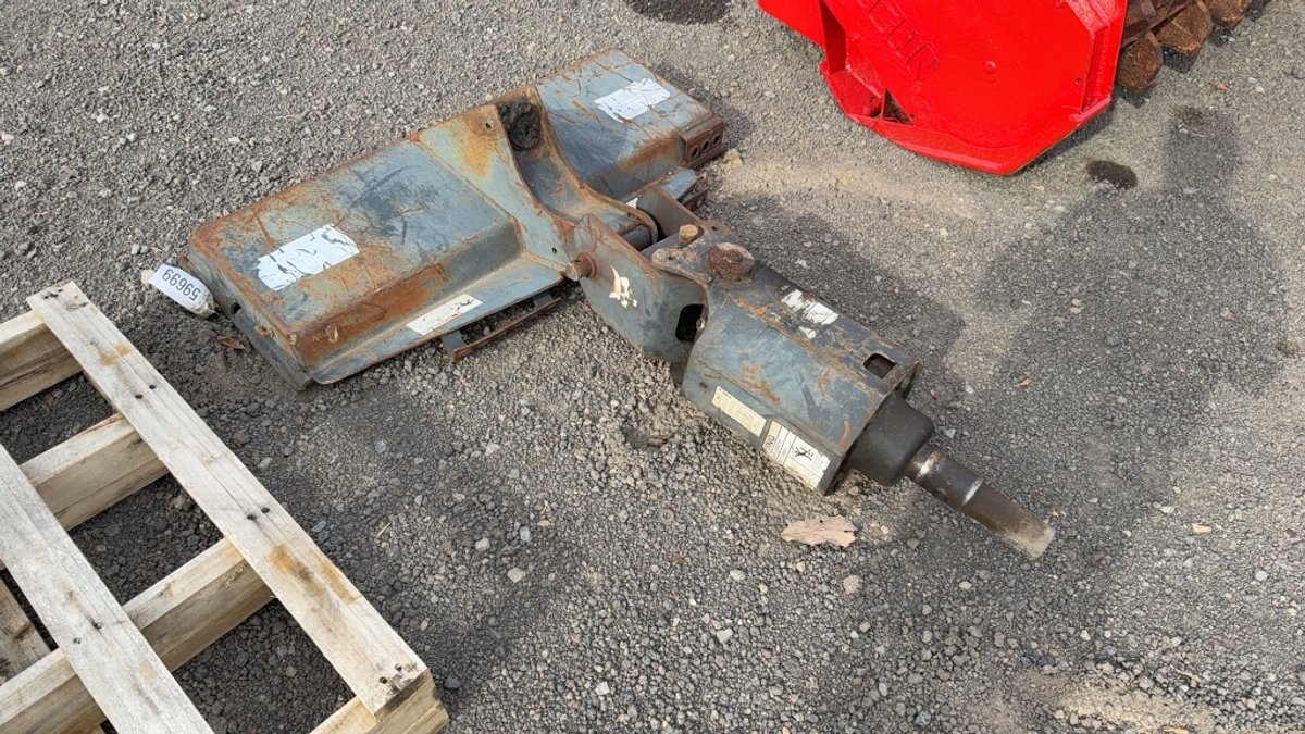 BOBCAT SKID STEER POST HOLE AUGER