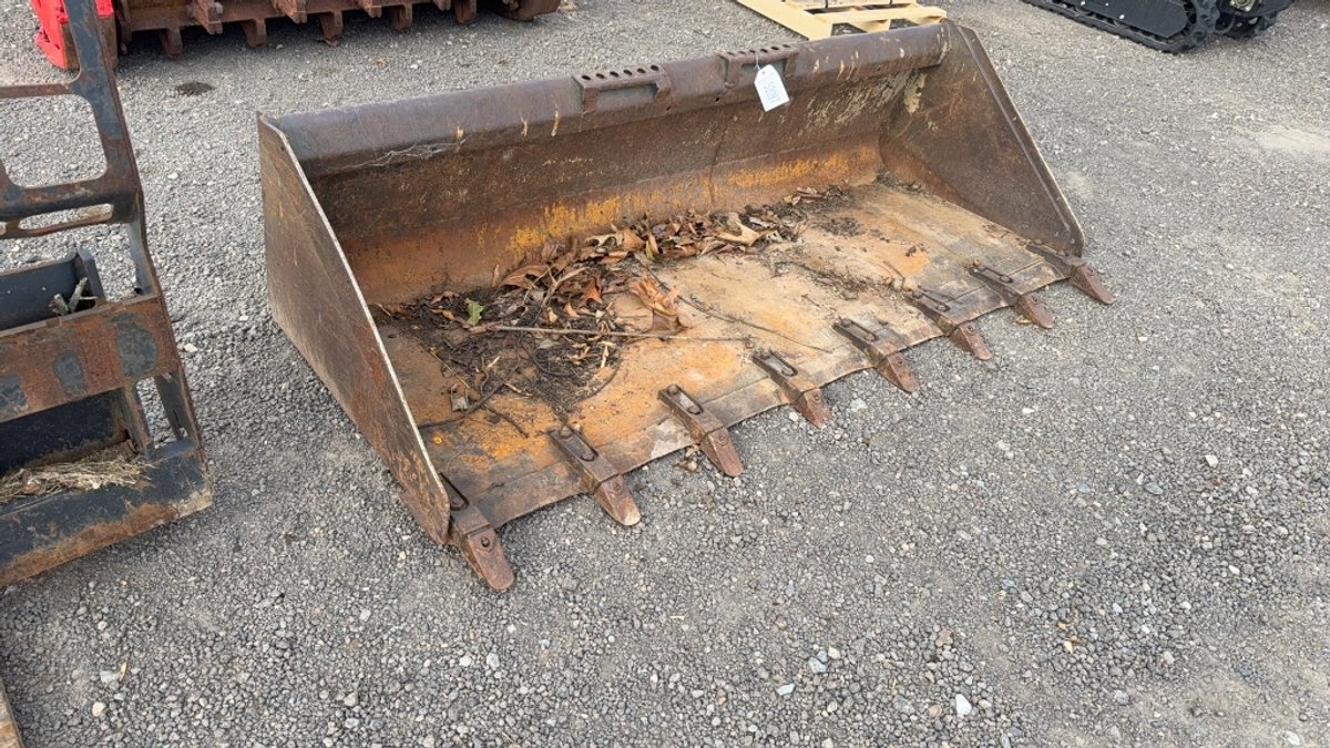 BOBCAT 78" SKID STEER TOOTH BUCKET