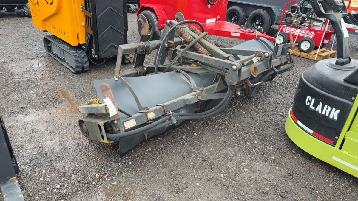 CAT IT ATTACH BA25 106" HYD ANGLE BROOM