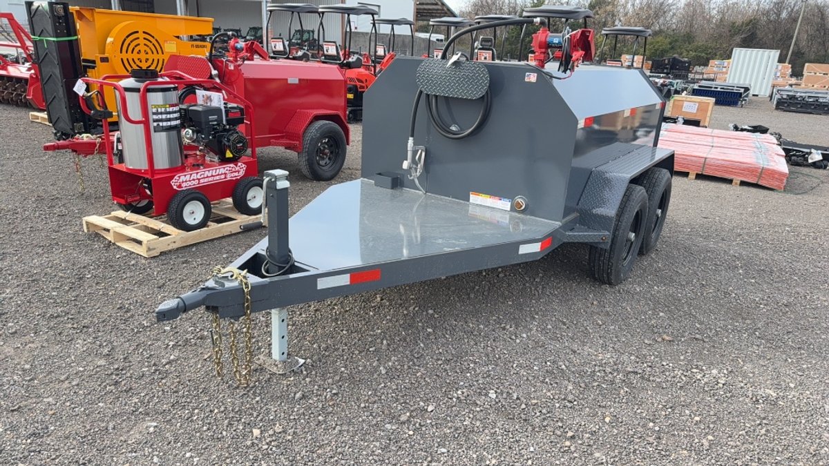 TOWABLE 750 GALLON FUEL TANK
