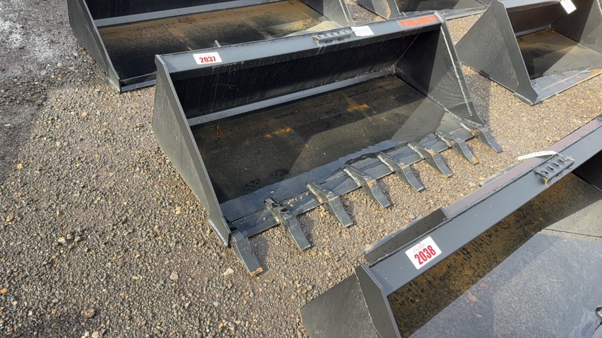 TRUBILT 66" SKID STEER TOOTH BUCKET