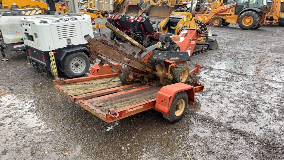 DITCH WITCH 1230 WALK BEHIND TRENCHER