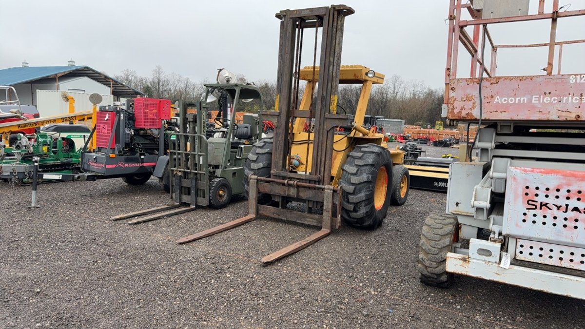 1990 MASTER CRAFT MC630 ALL TERRAIN FORKLIFT