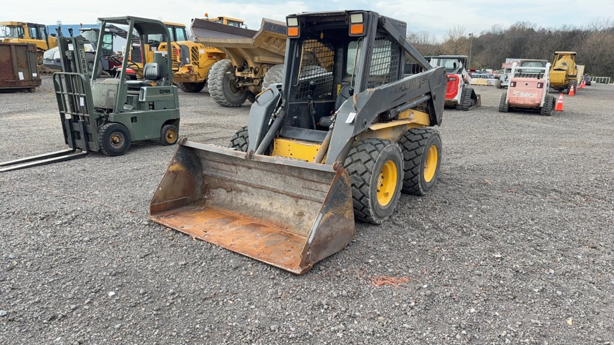 NEW HOLLAND LS180 SKID STEER