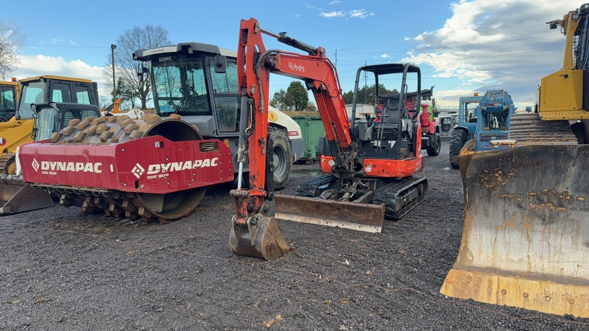 KUBOTA KX040-4 EXCAVATOR