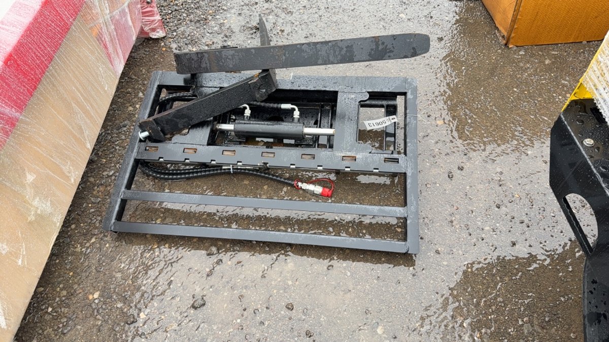 36" DINGO PALLET FORKS
