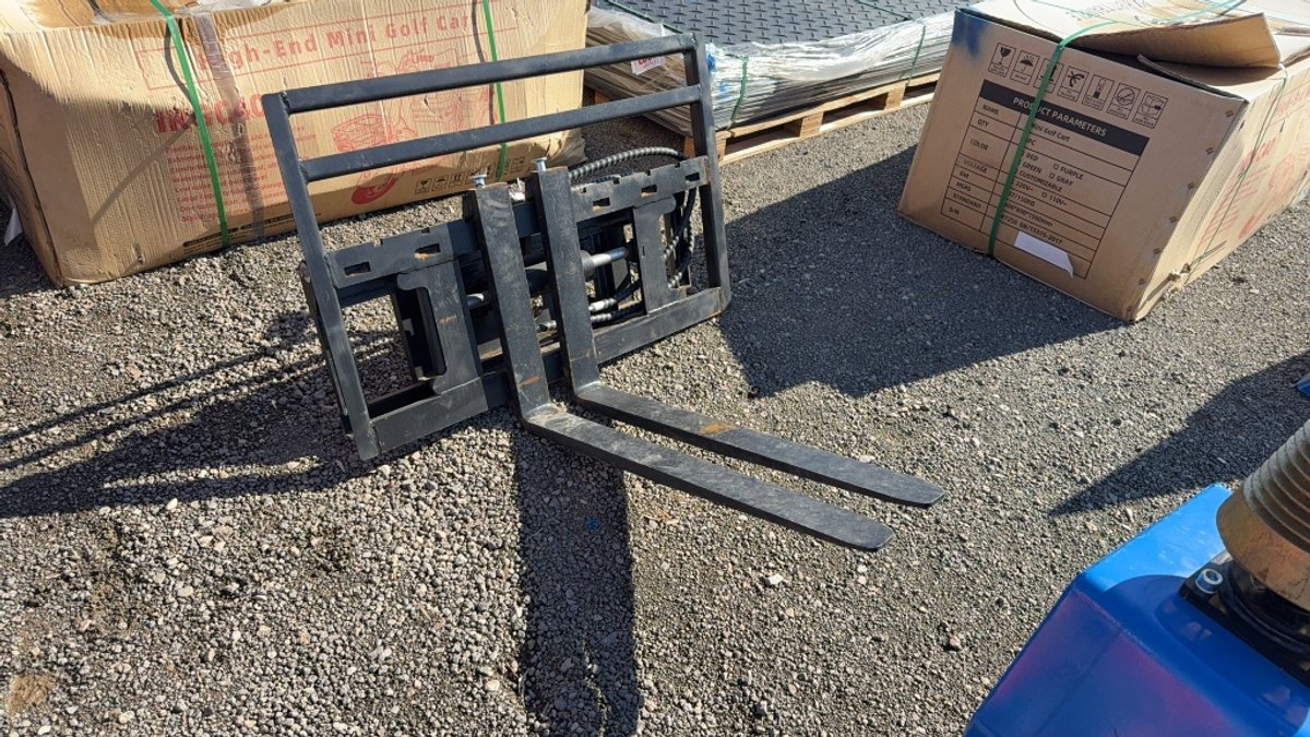 36" DINGO PALLET FORKS