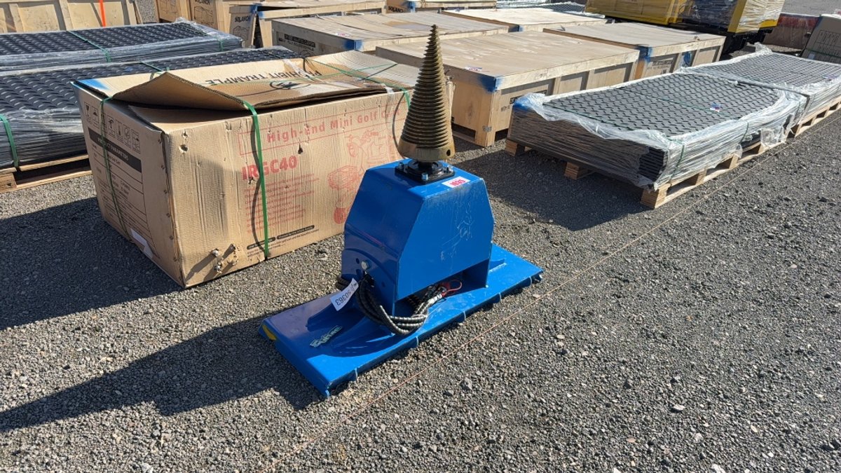 FUTURE SKID STEER SCREW TYPE WOOD SPLITTER