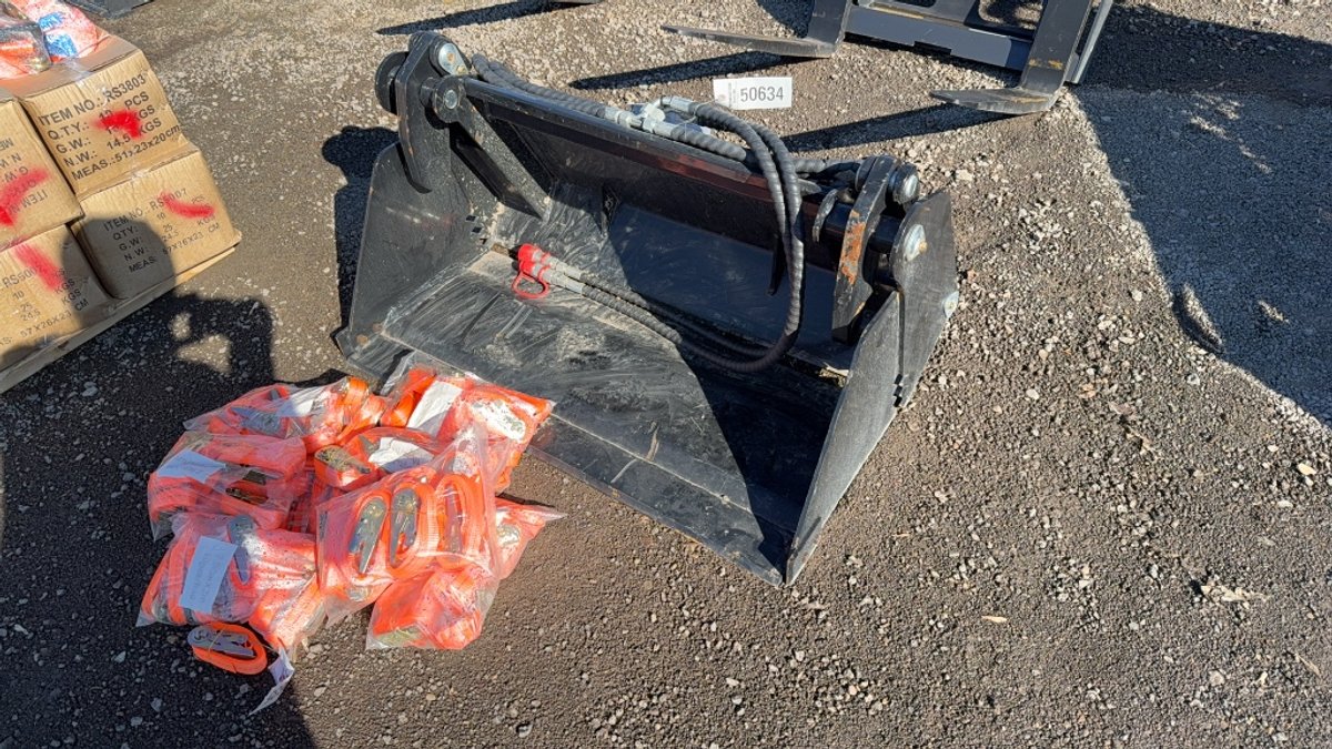 38" DINGO 4 IN 1 BUCKET