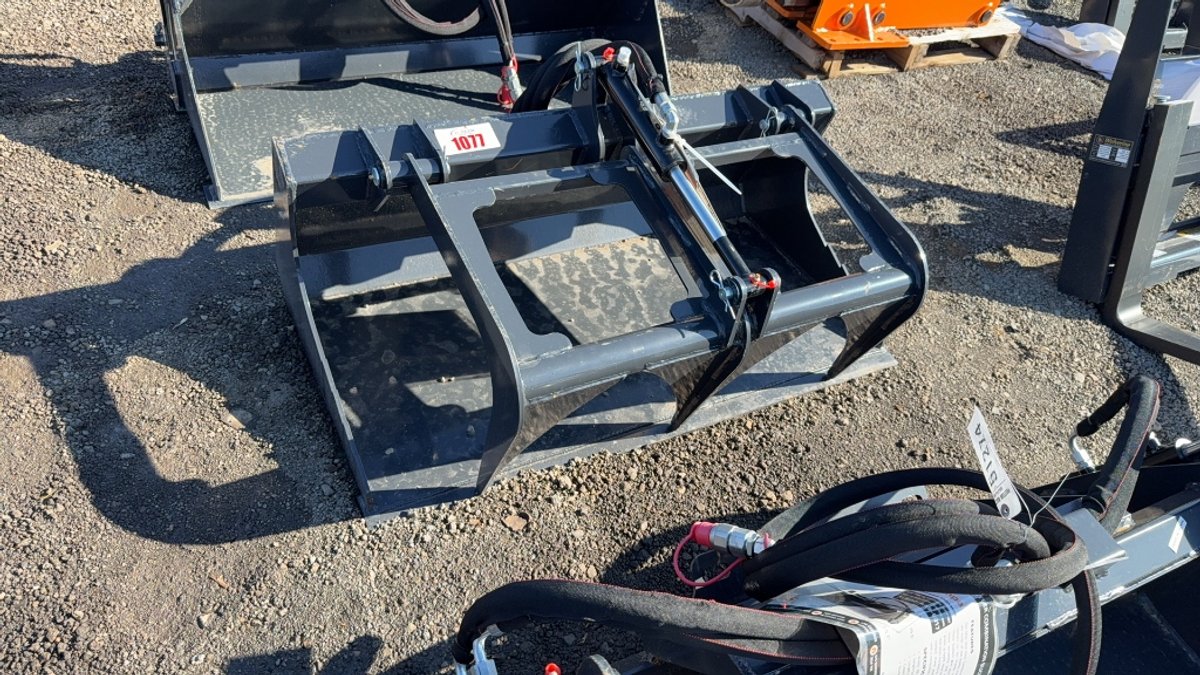 WOLVERINE 44" DINGO GRAPPLE BUCKET