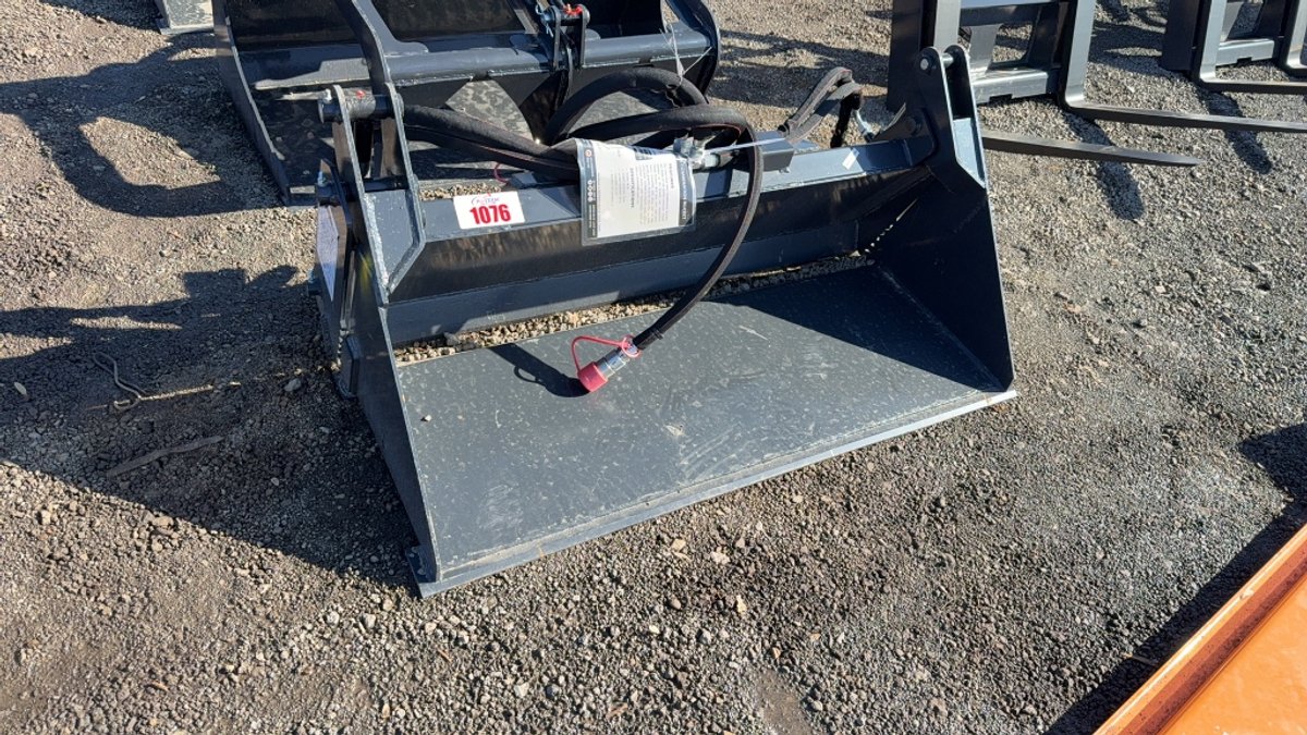 WOLVERINE 48" DINGO 4 IN 1 BUCKET