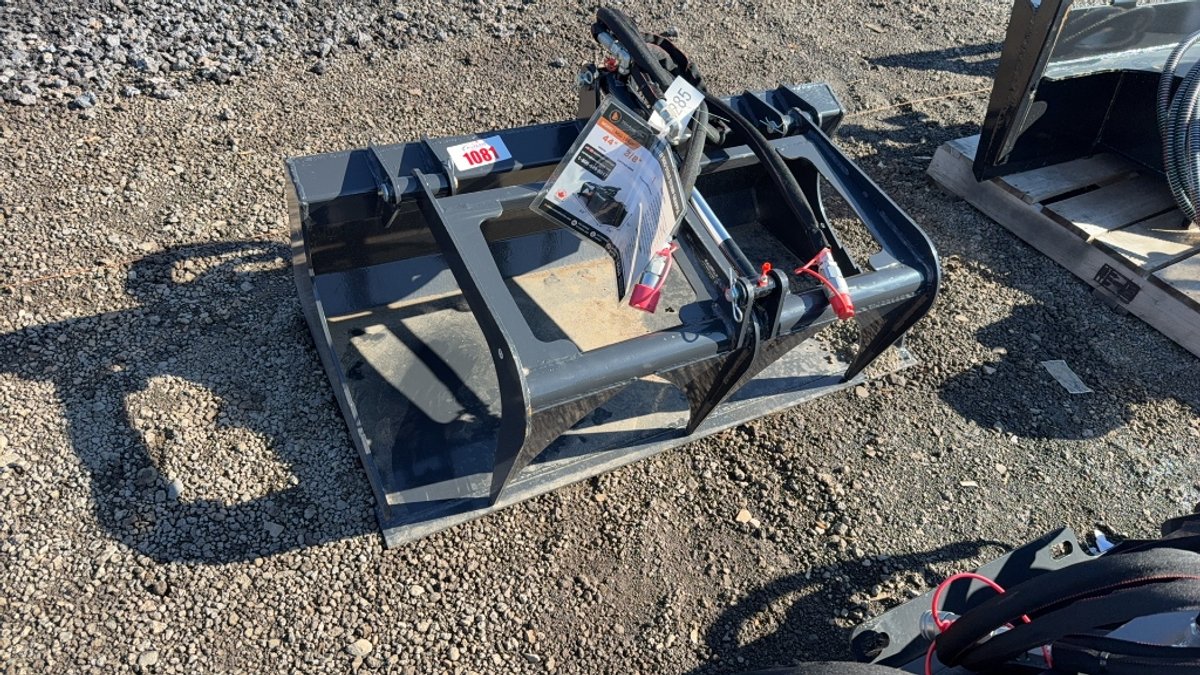 WOLVERINE 44" DINGO GRAPPLE BUCKET