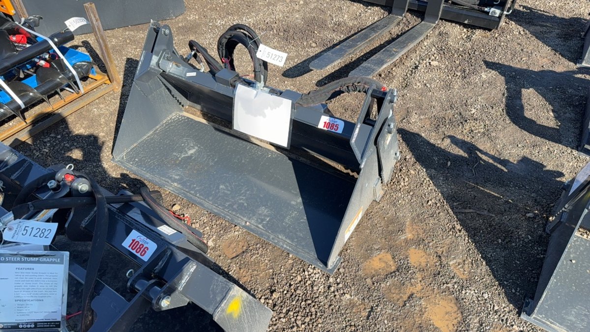 WOLVERINE 48" DINGO 4 IN 1 BUCKET