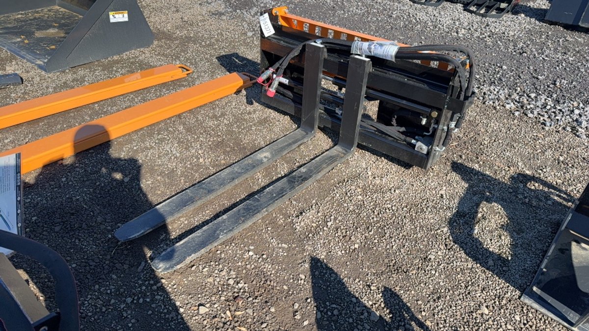 WOLVERINE 48" SKID STEER PALLET FORKS