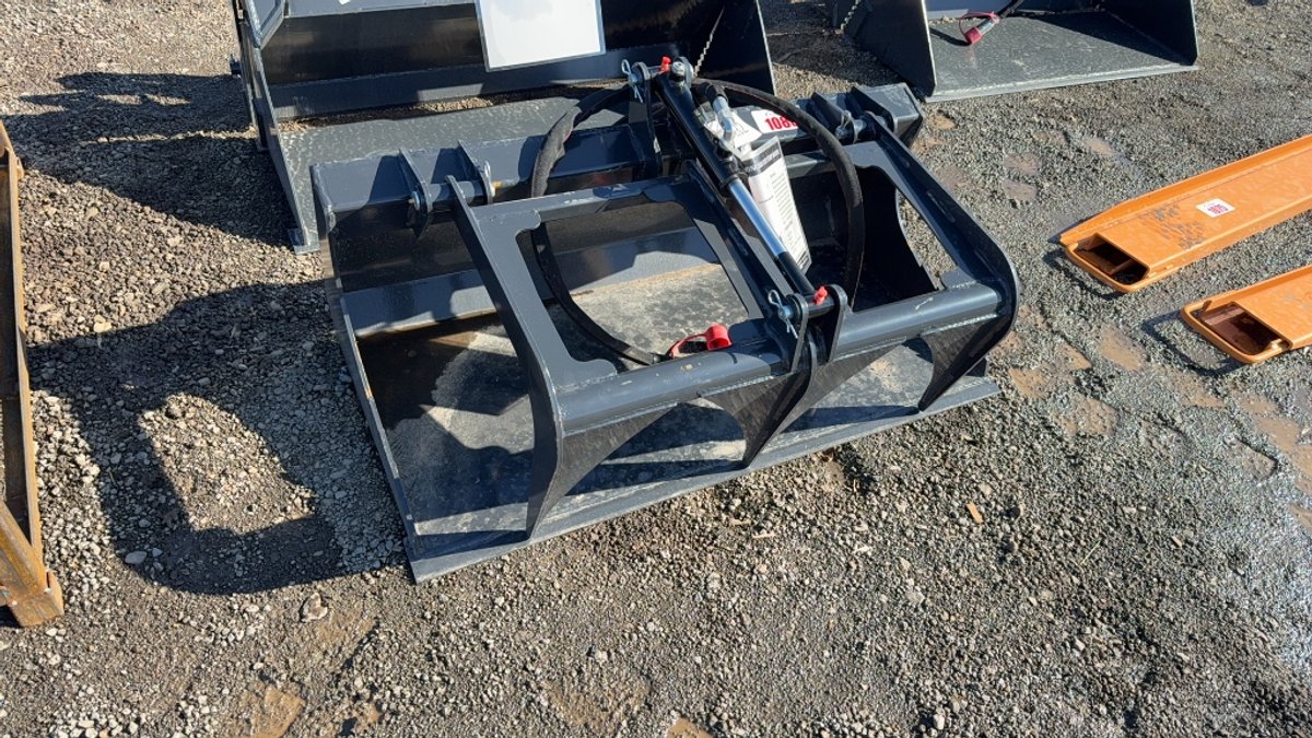 WOLVERINE 44" DINGO GRAPPLE BUCKET