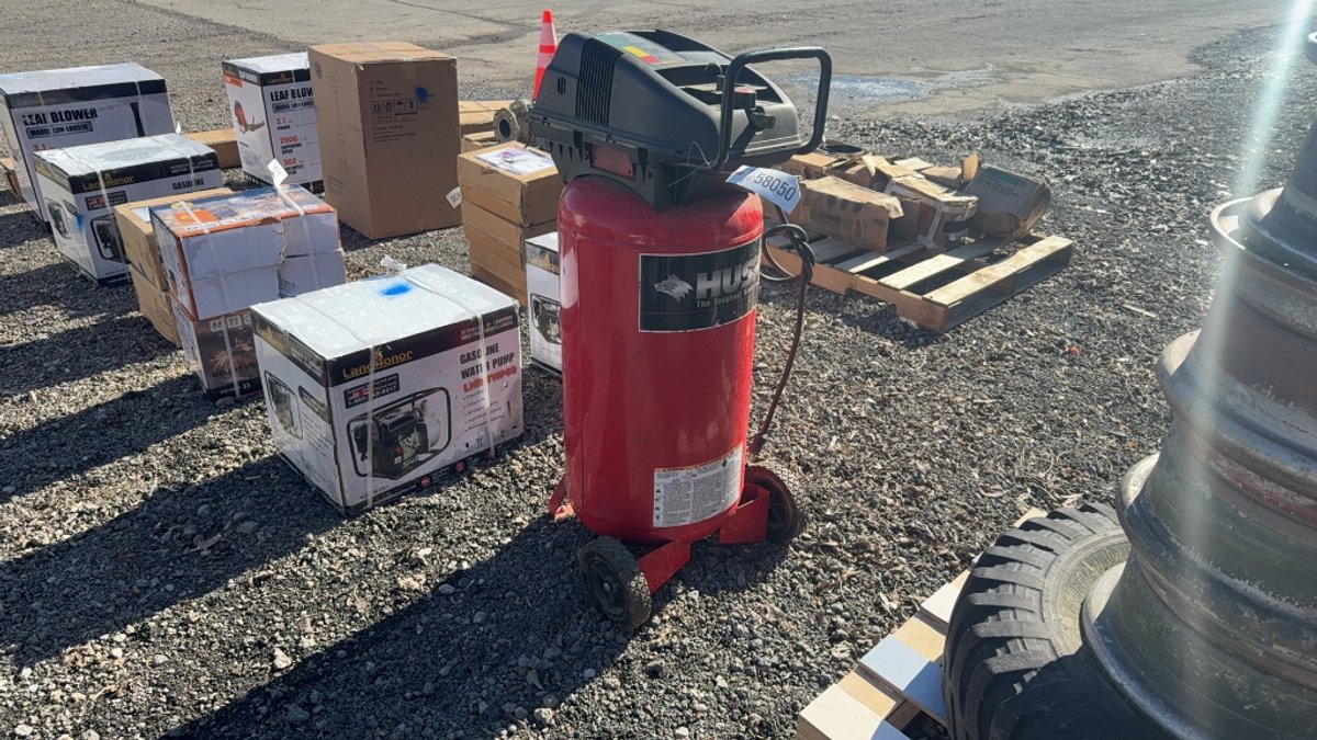HUSKY ELECTRIC AIR COMPRESSOR