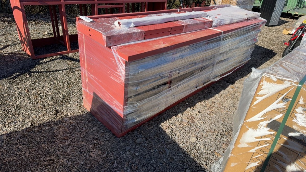 10' 20 DRAWER WORKBENCH