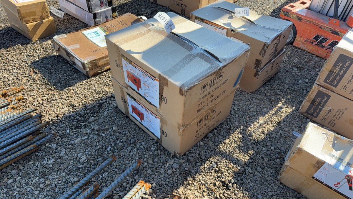 QTY (2) SAND BLASTING CABINET
