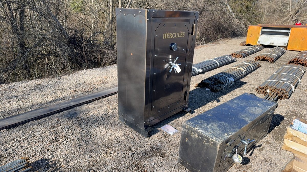HERCULES 40" GUN SAFE