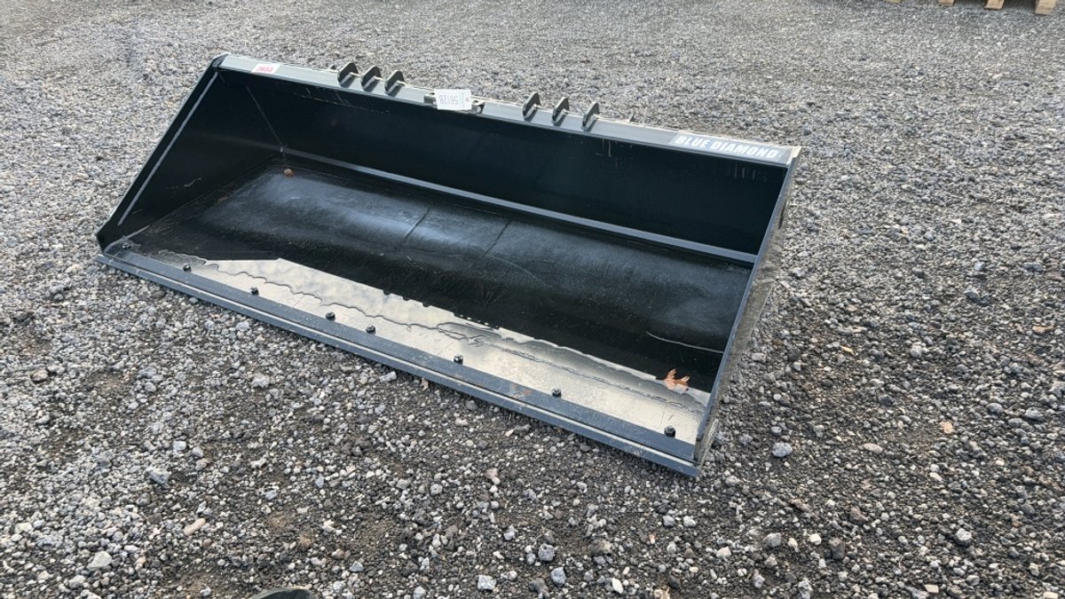 BLUE DIAMOND 84" SKID STEER SMOOTH BUCKET
