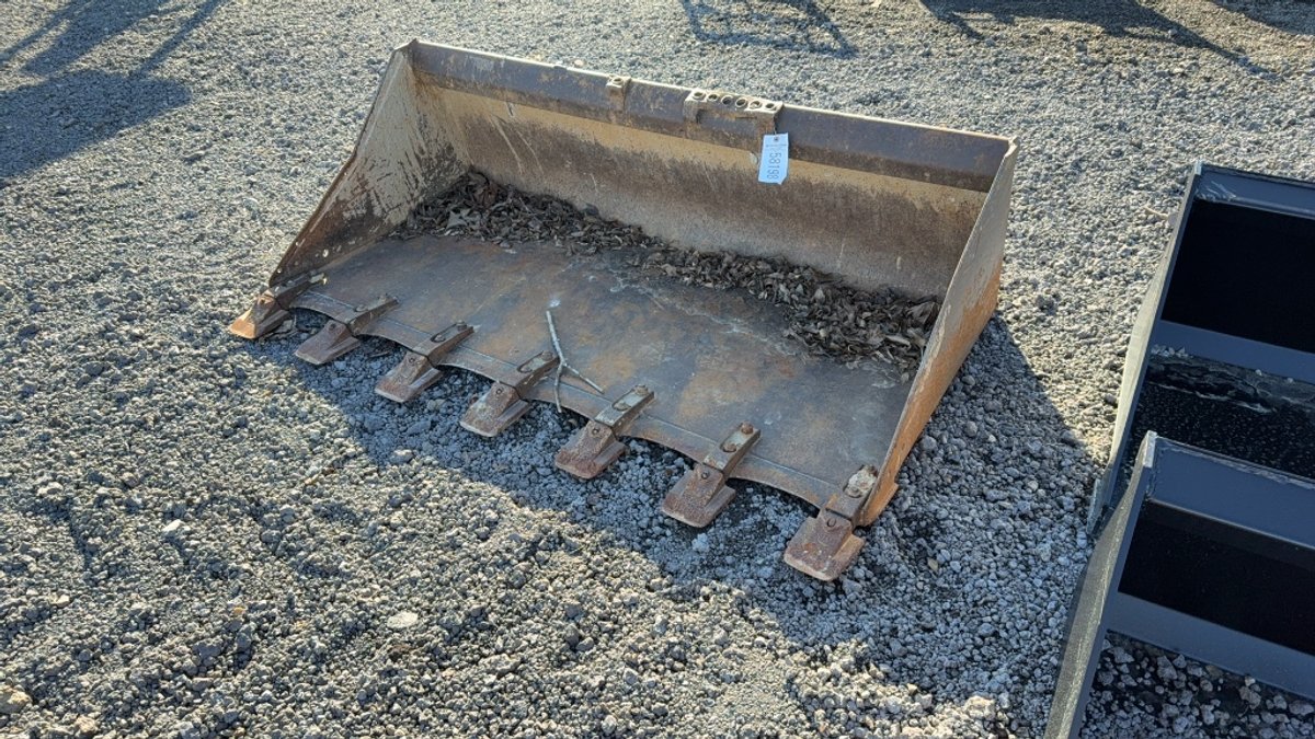 BOBCAT 68" SKID STEER TOOTH BUCKET