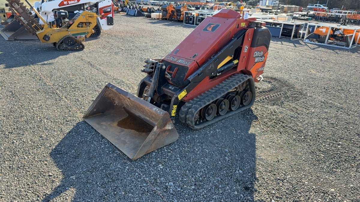 2021 DITCH WITCH SK800 TRACK DINGO