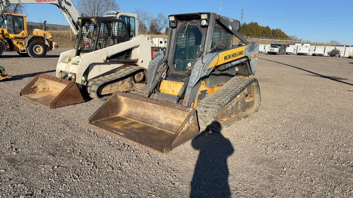 NEW HOLLAND C190 TRACK SKID STEER